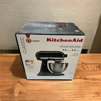 KitchenAid Classic Series 4.5 Quart Tilt-Head Stand Mixer