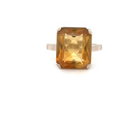  8kt Yellow Gold Ring with Large Orange Quartz Stone