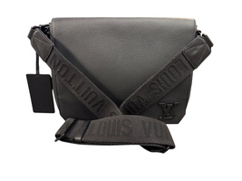 Louis Vuitton Takeoff Messenger