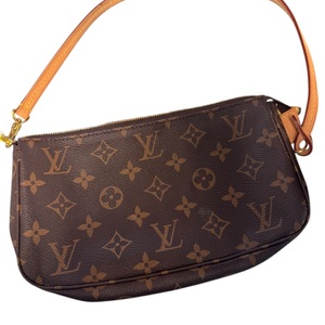 Louis Vuitton Pouchette
